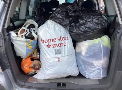 4 Bags of clothes in good condition for free