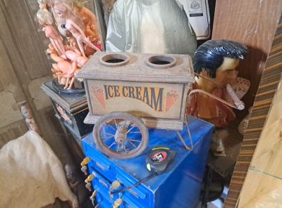 Vintage Display Ice Cream Cart