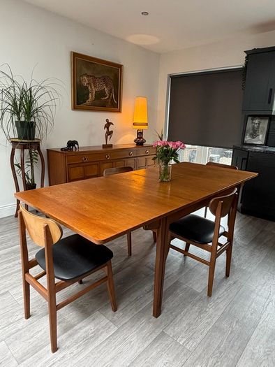 Mid Century Extendable Dining Table