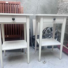 Two bedside lockers