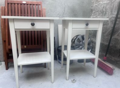 Two bedside lockers