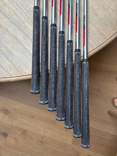 Titleist Golf left handed 718 combo Irons 4-Pw