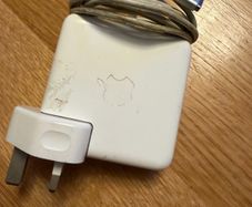 Apple 45W Magsafe 2 charger