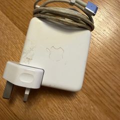 Apple 45W Magsafe 2 charger