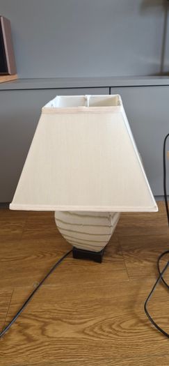2 Bedside lamps