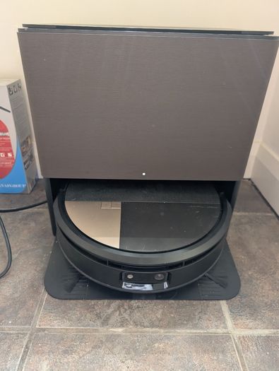 Roomba Max 706 Combo robot autoWash dock