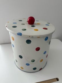 Emma Bridgewater biscuit tin