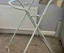 shnuggle bath stand