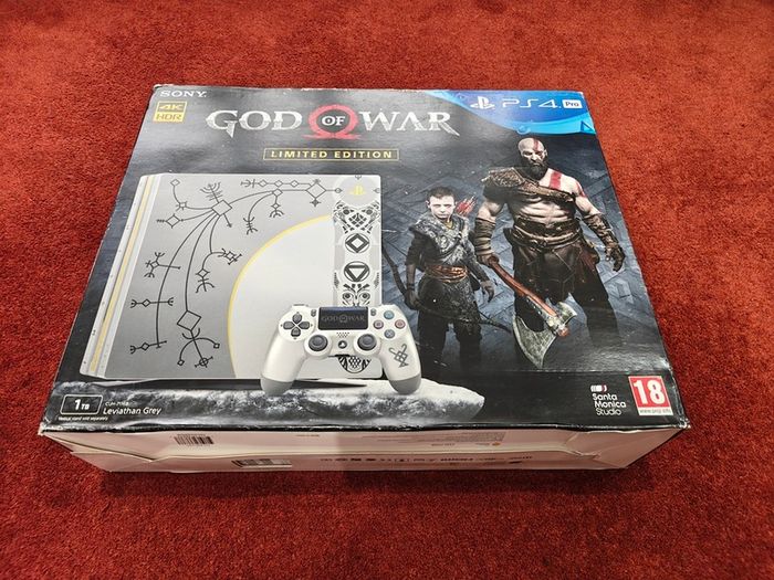 Sony Playstation PS4 Pro Limited Edition GOD OF WAR 1TB