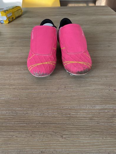 Girls football boots