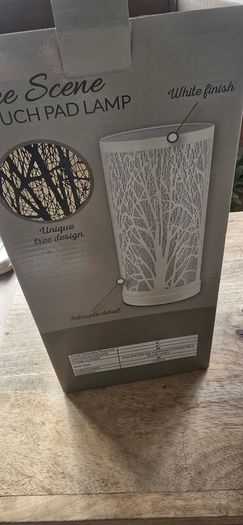 beautiful tree scene table lamp new
