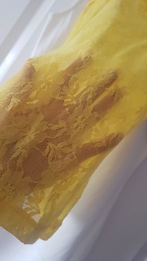 Lace yellow tank top fits Xs/s/m never worn