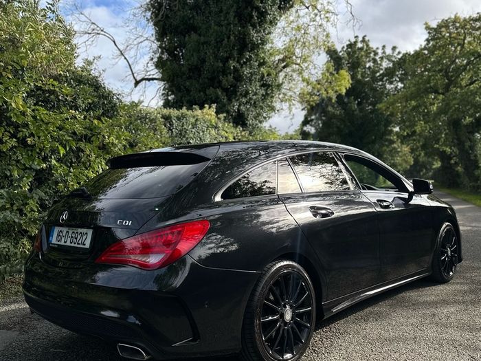 Mercedes Benz Cla Shooting brake Amg