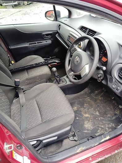 Breaking Toyota Yaris 2013 petrol