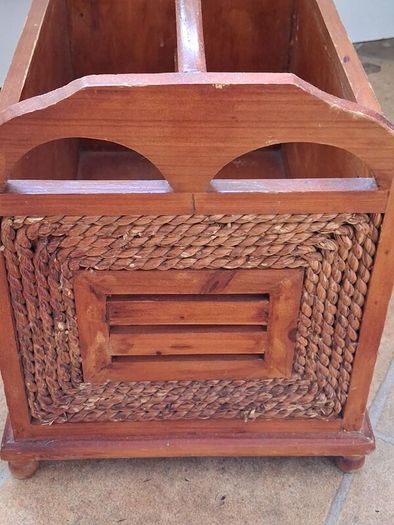 Newspaper/Magazine Rack