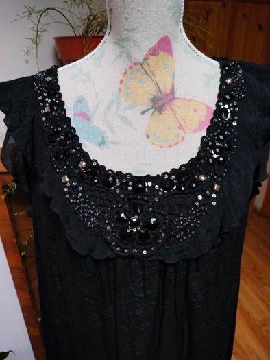 Ladies black new look inspire top.