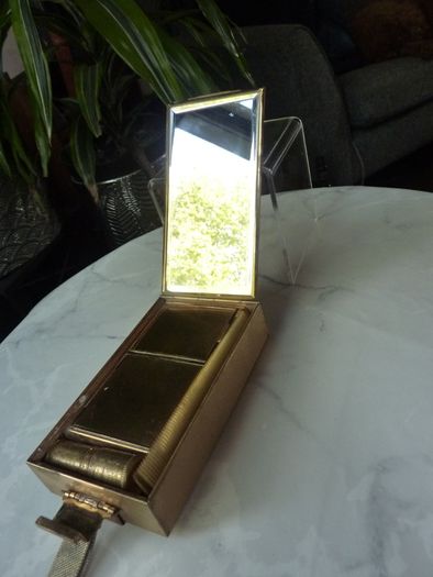 Vintage Art Deco Park Lane (L.S. Mayer) Gold-Tone Vanity Purse/Cigarette Case. Mesh Wristlet.