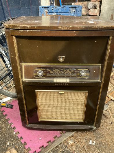 vintage radio and record player