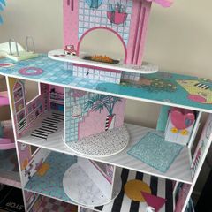 lol doll house