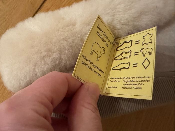 sheep skin slippers size 4 -5 UK