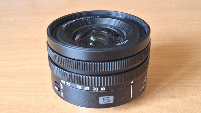 Panasonic Lumix L mount 18-40mm S lens