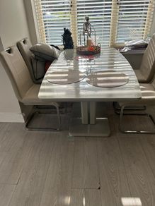 kitchen table and chairs