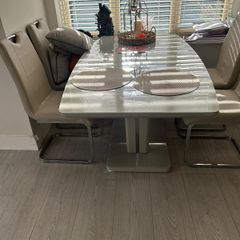 kitchen table and chairs