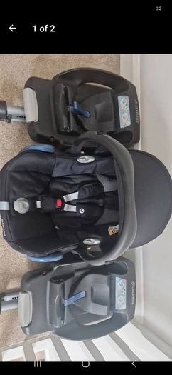 1 Maxi Cosi Cabriofix car seat and 2 bases