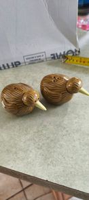 Cute little pair of New Zealand Kiwi sat and pepper shakers - vintage kitchy collectible salt and pepper shakers