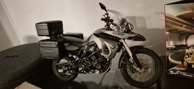 AutoArt 1:10 scale die-cast model of a BMW F 800 GS motorcycle