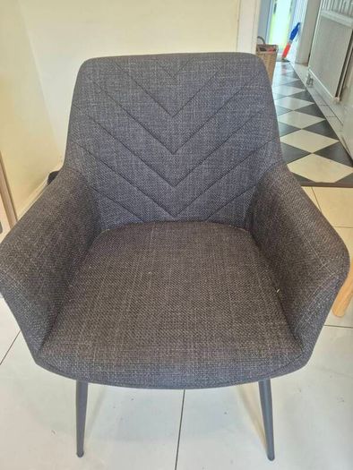 Table & 6 Chairs