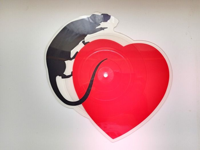 Ratt  You Re In Love  Shaped Pic Disc