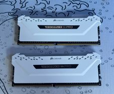 Corsair Vengeance Pro CMW16GX4M2C3200C16W 16GB PC4-25600 (DDR4-3200) Memory