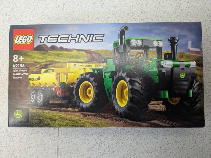 Lego Technic: John Deere 9620r 4wd Tractor (42136)