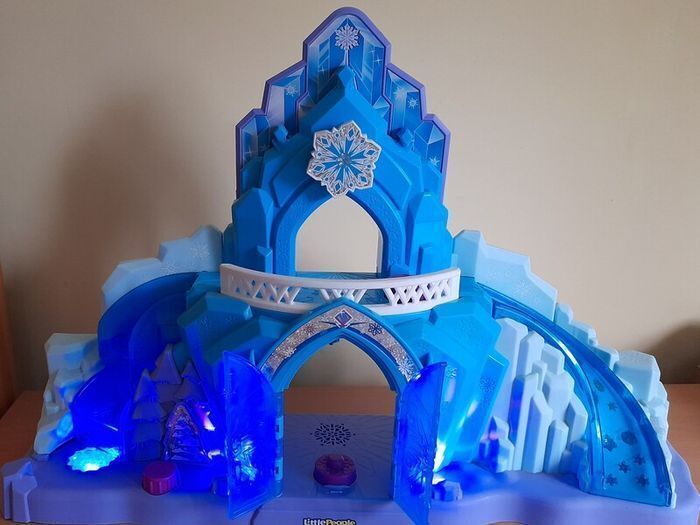 Fisher price Little People Disney Frozen Elsa's Ice Palace