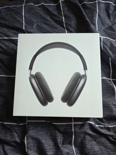 Airpods Max Space Grey MINT condition. Hardly ever used