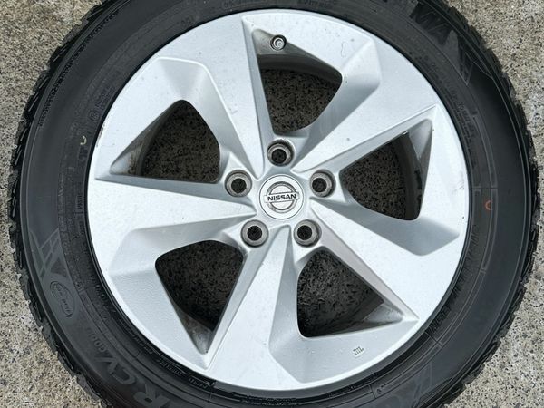4 x Nissan Centre Caps (Grey) FREE POST