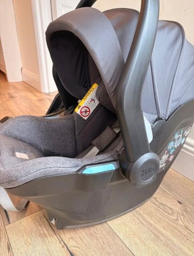 Uppababy Vista Mesa iSize Car seat with isofix