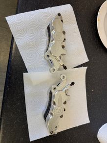 Harley Davidson, Performance Machine six piston brake calipers.