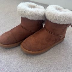 CONGUITOS Ugg style boots