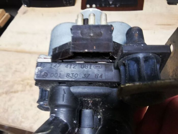 Mercedes W124 duov valve 0018303784