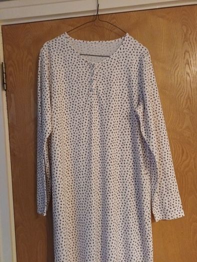Dunnes Nightdress.  Size M - 14.     B.N.W.T