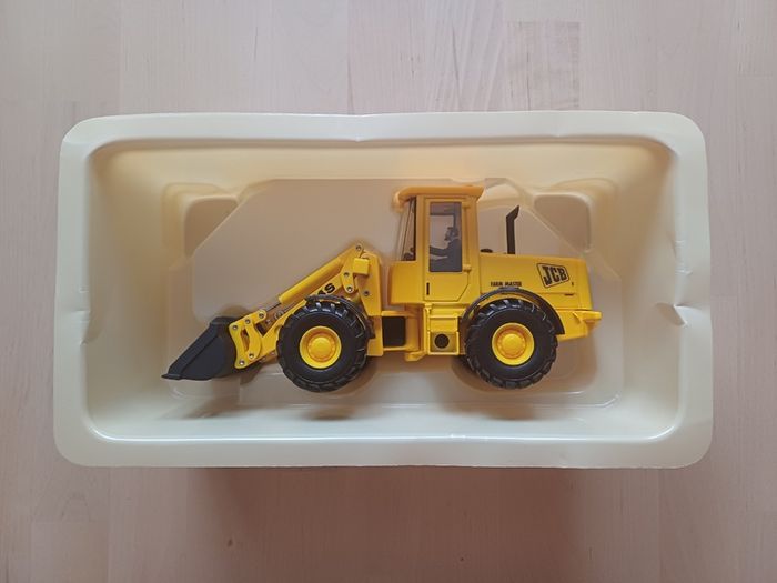 Britains Elite JCB Farm Master Model Digger Tractor Boxed MINT