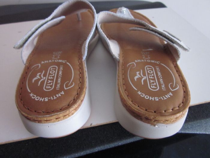 Fly Fot Leather, Touch-Fasten Toe Post Sandals Light Grey S5