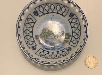 BNWT French porcelain decorative plate ornament with image of Mont St Michel