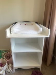 Smagora changing table/book shelf