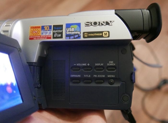 Sony Digital Handycam DCR-TRV140E PAL - Digital 8 Camcorder