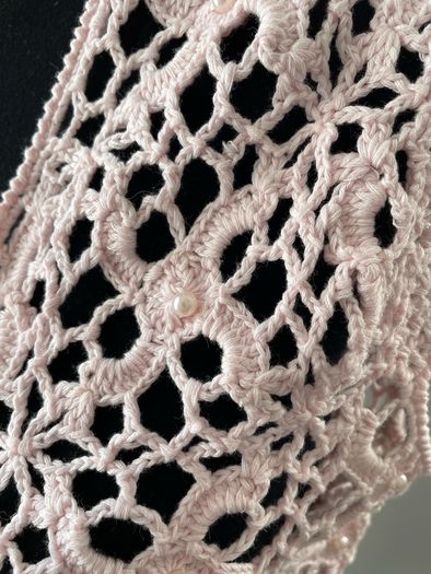 Jensen Woman pink pearl crochet tie front top cardigan sleeveless size medium