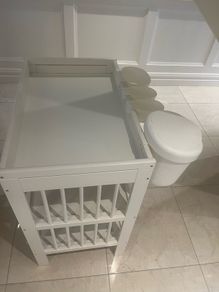 Baby changing unit