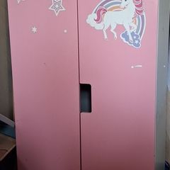 kids wardrobe